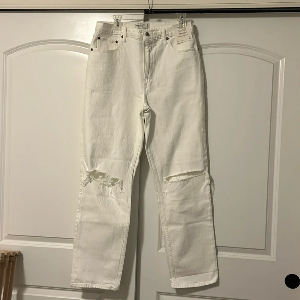 NWT Abercrombie 90’s Straight Ultra High Rise Jeans - Size 14L/32L - Picture 1 of 7